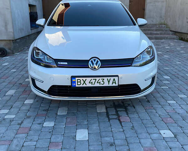 Белый Фольксваген e-Golf, объемом двигателя 0 л и пробегом 118 тыс. км за 9999 $, фото 7 на Automoto.ua