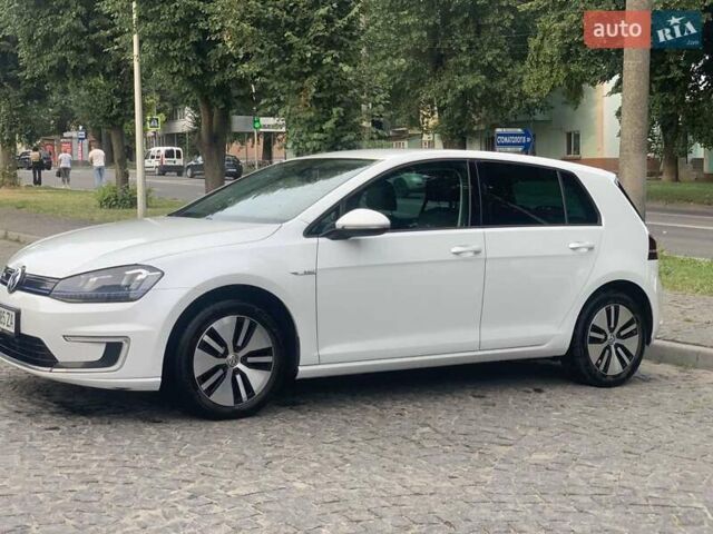 Білий Фольксваген e-Golf, об'ємом двигуна 0 л та пробігом 141 тис. км за 10500 $, фото 4 на Automoto.ua