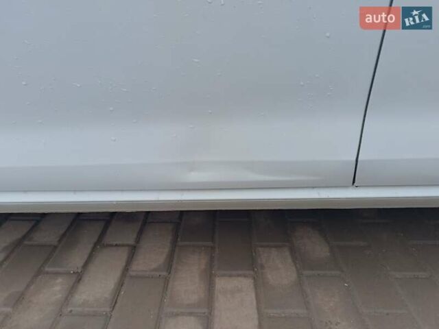 Белый Фольксваген e-Golf, объемом двигателя 0 л и пробегом 118 тыс. км за 11200 $, фото 16 на Automoto.ua