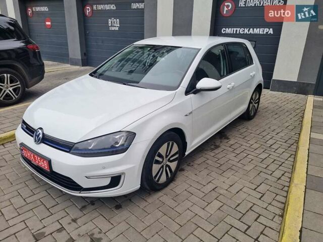 Белый Фольксваген e-Golf, объемом двигателя 0 л и пробегом 122 тыс. км за 7799 $, фото 12 на Automoto.ua