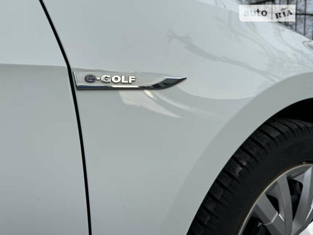 Белый Фольксваген e-Golf, объемом двигателя 0 л и пробегом 130 тыс. км за 10499 $, фото 9 на Automoto.ua