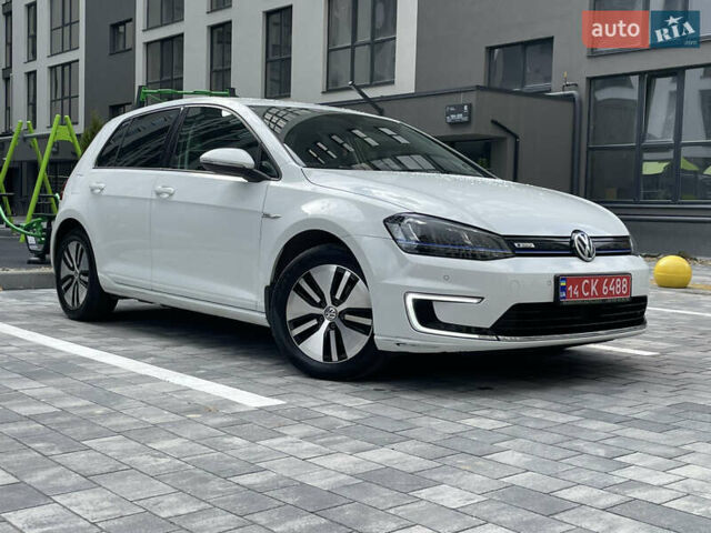 Белый Фольксваген e-Golf, объемом двигателя 0 л и пробегом 91 тыс. км за 8570 $, фото 9 на Automoto.ua