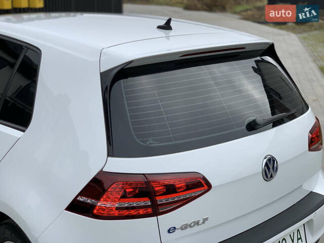 Белый Фольксваген e-Golf, объемом двигателя 0 л и пробегом 142 тыс. км за 8100 $, фото 49 на Automoto.ua