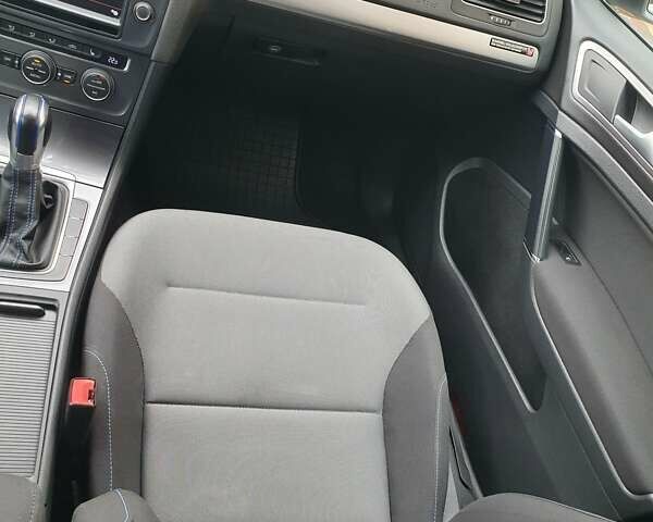 Белый Фольксваген e-Golf, объемом двигателя 0 л и пробегом 128 тыс. км за 8999 $, фото 115 на Automoto.ua