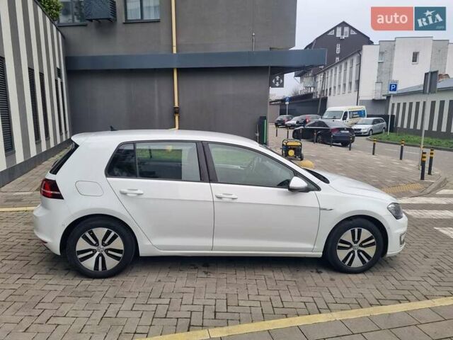Белый Фольксваген e-Golf, объемом двигателя 0 л и пробегом 122 тыс. км за 7799 $, фото 7 на Automoto.ua