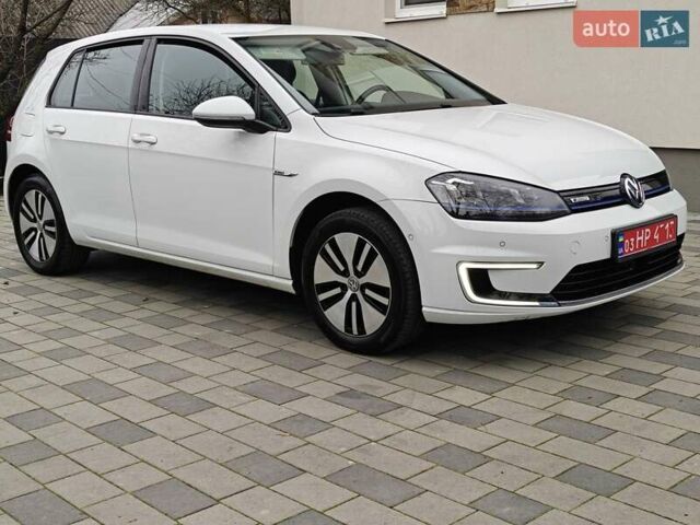 Белый Фольксваген e-Golf, объемом двигателя 0 л и пробегом 148 тыс. км за 7500 $, фото 2 на Automoto.ua