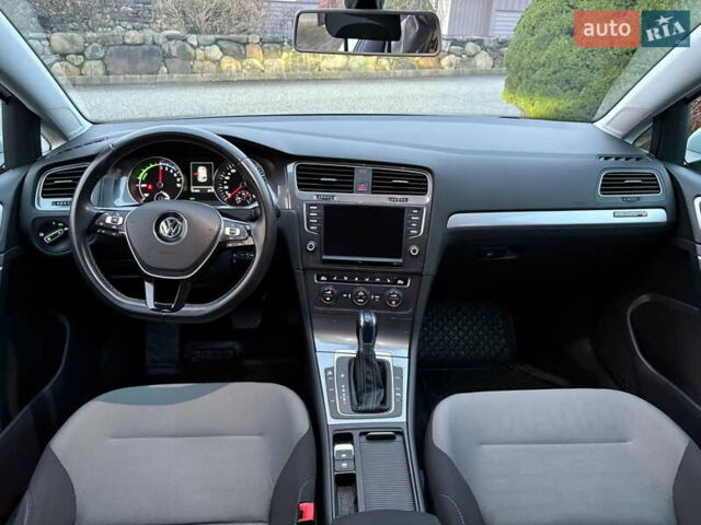 Белый Фольксваген e-Golf, объемом двигателя 0 л и пробегом 170 тыс. км за 7999 $, фото 3 на Automoto.ua