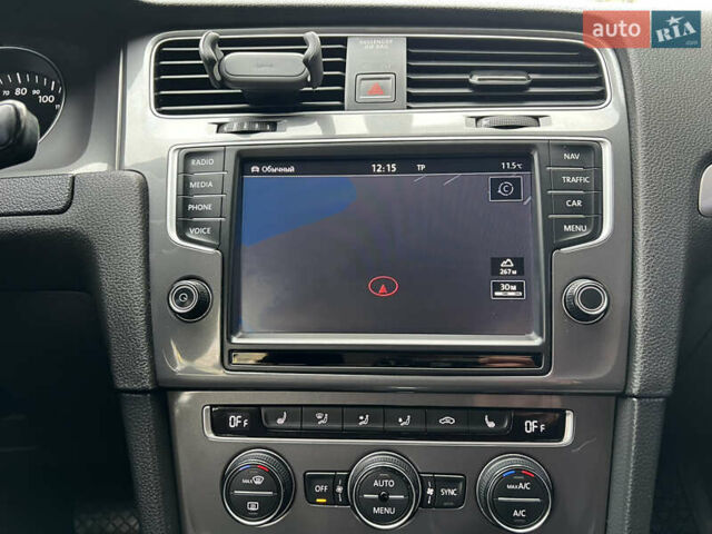 Белый Фольксваген e-Golf, объемом двигателя 0 л и пробегом 142 тыс. км за 7950 $, фото 37 на Automoto.ua