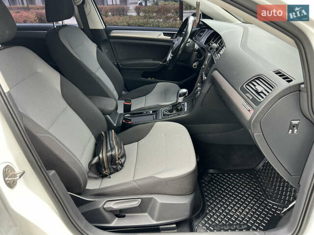Белый Фольксваген e-Golf, объемом двигателя 0 л и пробегом 142 тыс. км за 7950 $, фото 38 на Automoto.ua
