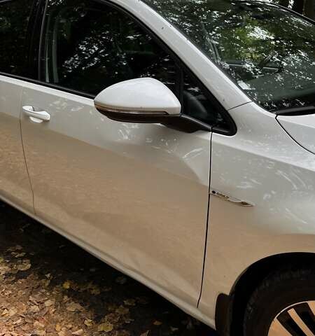 Белый Фольксваген e-Golf, объемом двигателя 0 л и пробегом 148 тыс. км за 8500 $, фото 14 на Automoto.ua