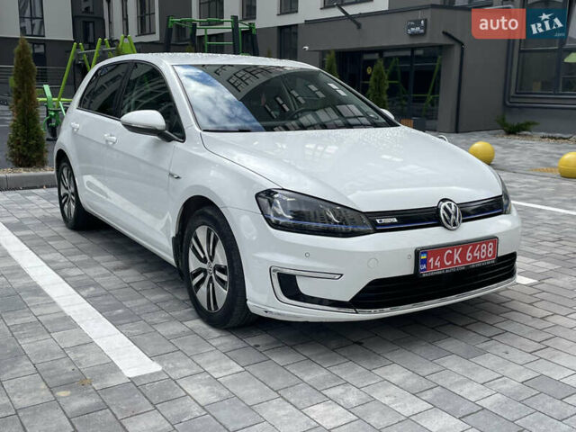 Белый Фольксваген e-Golf, объемом двигателя 0 л и пробегом 91 тыс. км за 8570 $, фото 1 на Automoto.ua