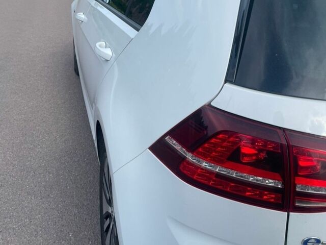 Белый Фольксваген e-Golf, объемом двигателя 0 л и пробегом 170 тыс. км за 7650 $, фото 26 на Automoto.ua