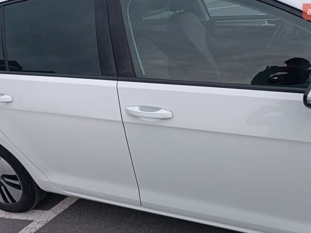 Білий Фольксваген e-Golf, об'ємом двигуна 0 л та пробігом 38 тис. км за 12000 $, фото 3 на Automoto.ua