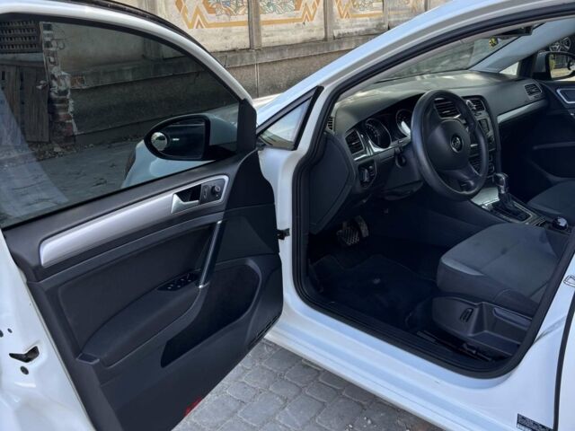 Белый Фольксваген e-Golf, объемом двигателя 0 л и пробегом 155 тыс. км за 8500 $, фото 7 на Automoto.ua