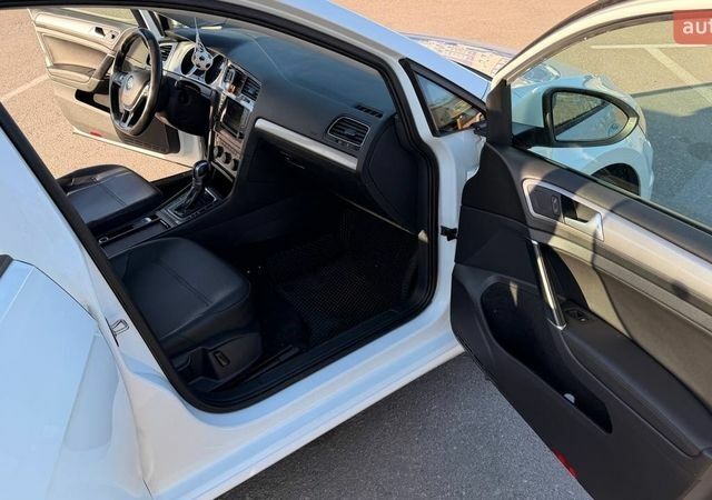 Білий Фольксваген e-Golf, об'ємом двигуна 0 л та пробігом 158 тис. км за 8500 $, фото 22 на Automoto.ua