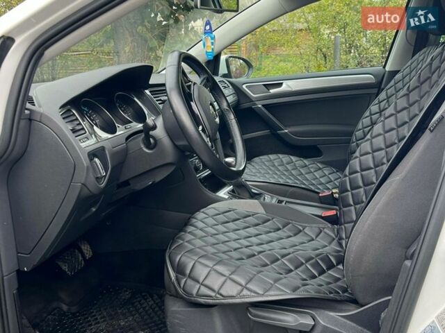 Білий Фольксваген e-Golf, об'ємом двигуна 0 л та пробігом 88 тис. км за 10000 $, фото 10 на Automoto.ua