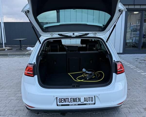 Білий Фольксваген e-Golf, об'ємом двигуна 0 л та пробігом 123 тис. км за 8500 $, фото 32 на Automoto.ua
