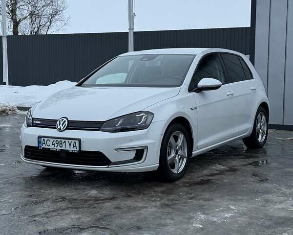 Белый Фольксваген e-Golf, объемом двигателя 0 л и пробегом 80 тыс. км за 10500 $, фото 3 на Automoto.ua