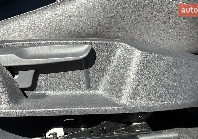 Белый Фольксваген e-Golf, объемом двигателя 0 л и пробегом 124 тыс. км за 8600 $, фото 39 на Automoto.ua