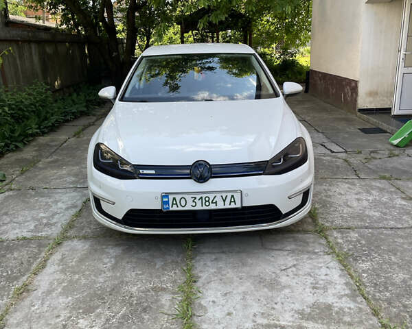 Білий Фольксваген e-Golf, об'ємом двигуна 0 л та пробігом 110 тис. км за 10400 $, фото 2 на Automoto.ua