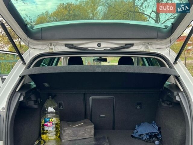 Білий Фольксваген e-Golf, об'ємом двигуна 0 л та пробігом 88 тис. км за 10000 $, фото 18 на Automoto.ua