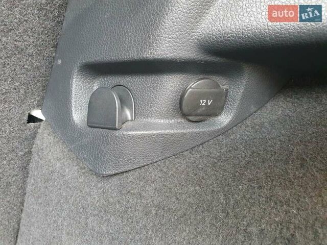 Белый Фольксваген e-Golf, объемом двигателя 0 л и пробегом 128 тыс. км за 8999 $, фото 52 на Automoto.ua