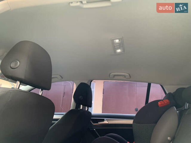 Білий Фольксваген e-Golf, об'ємом двигуна 0 л та пробігом 142 тис. км за 7999 $, фото 80 на Automoto.ua