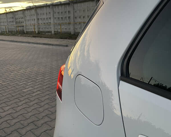 Белый Фольксваген e-Golf, объемом двигателя 0 л и пробегом 95 тыс. км за 8400 $, фото 18 на Automoto.ua