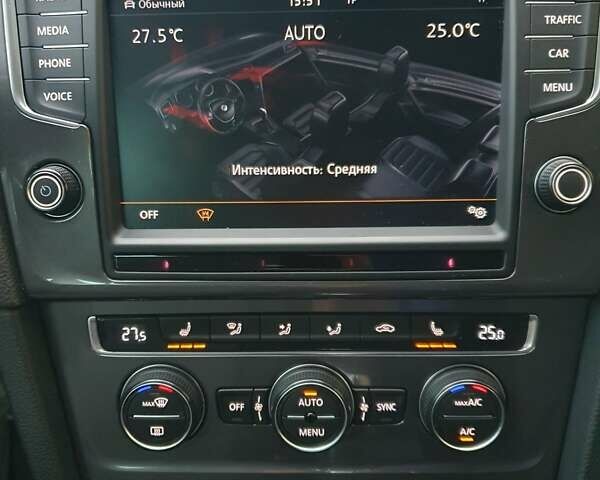 Белый Фольксваген e-Golf, объемом двигателя 0 л и пробегом 130 тыс. км за 8999 $, фото 93 на Automoto.ua