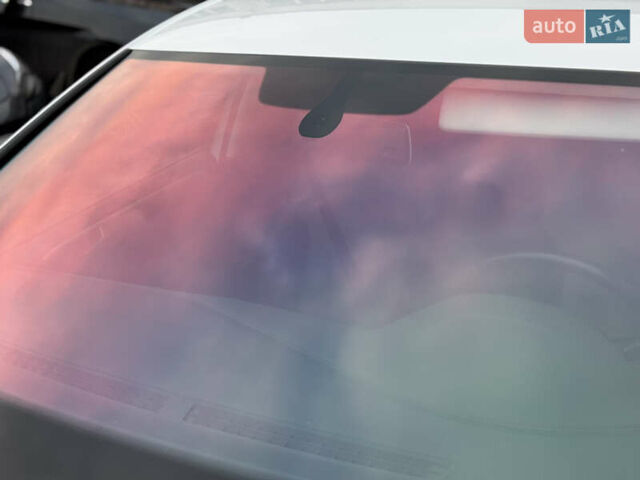 Білий Фольксваген e-Golf, об'ємом двигуна 0 л та пробігом 90 тис. км за 7900 $, фото 3 на Automoto.ua