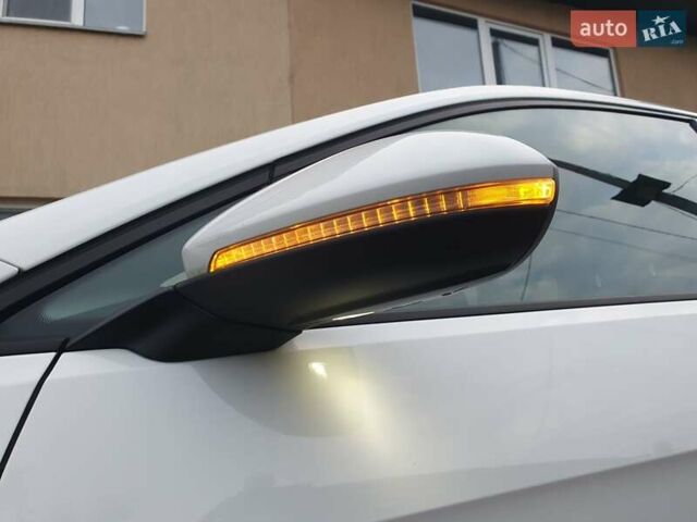 Белый Фольксваген e-Golf, объемом двигателя 0 л и пробегом 130 тыс. км за 8999 $, фото 37 на Automoto.ua