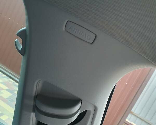 Белый Фольксваген e-Golf, объемом двигателя 0 л и пробегом 128 тыс. км за 8999 $, фото 111 на Automoto.ua