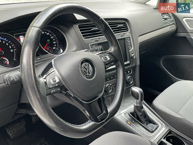 Белый Фольксваген e-Golf, объемом двигателя 0 л и пробегом 91 тыс. км за 8570 $, фото 24 на Automoto.ua