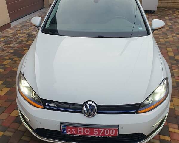 Белый Фольксваген e-Golf, объемом двигателя 0 л и пробегом 130 тыс. км за 8999 $, фото 4 на Automoto.ua