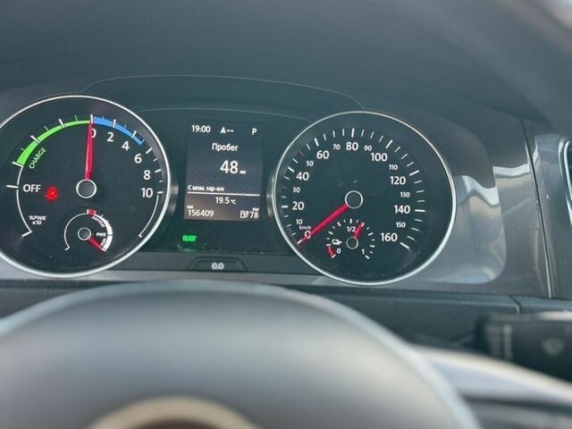 Белый Фольксваген e-Golf, объемом двигателя 0 л и пробегом 156 тыс. км за 8600 $, фото 16 на Automoto.ua