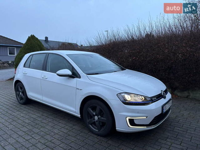 Белый Фольксваген e-Golf, объемом двигателя 0 л и пробегом 170 тыс. км за 7999 $, фото 1 на Automoto.ua