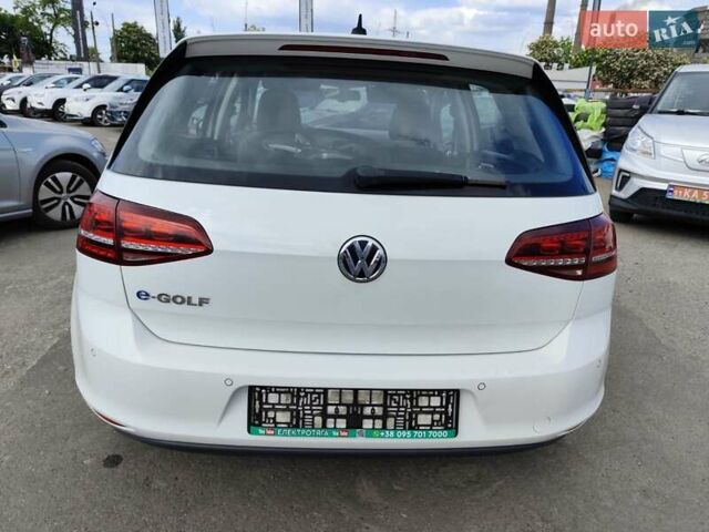 Білий Фольксваген e-Golf, об'ємом двигуна 0 л та пробігом 104 тис. км за 9199 $, фото 9 на Automoto.ua