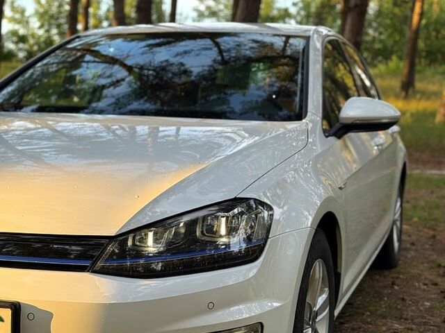 Білий Фольксваген e-Golf, об'ємом двигуна 100 л та пробігом 155 тис. км за 9800 $, фото 7 на Automoto.ua