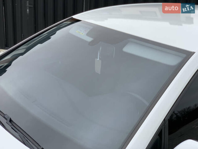 Білий Фольксваген e-Golf, об'ємом двигуна 0 л та пробігом 142 тис. км за 7999 $, фото 17 на Automoto.ua