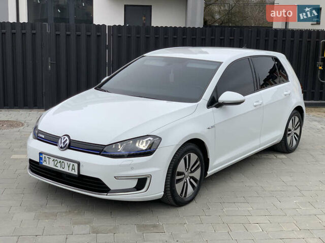 Белый Фольксваген e-Golf, объемом двигателя 0 л и пробегом 142 тыс. км за 8100 $, фото 21 на Automoto.ua
