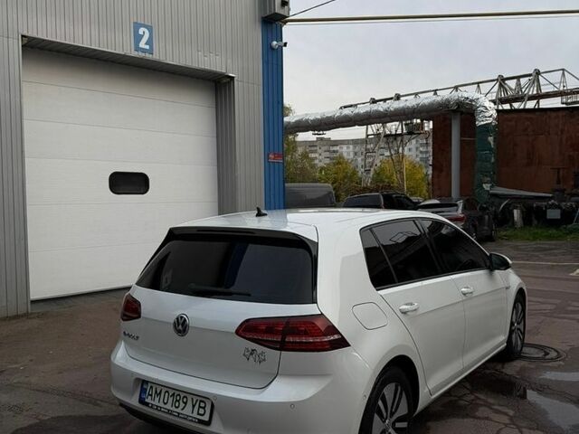 Белый Фольксваген e-Golf, объемом двигателя 0 л и пробегом 104 тыс. км за 10900 $, фото 3 на Automoto.ua