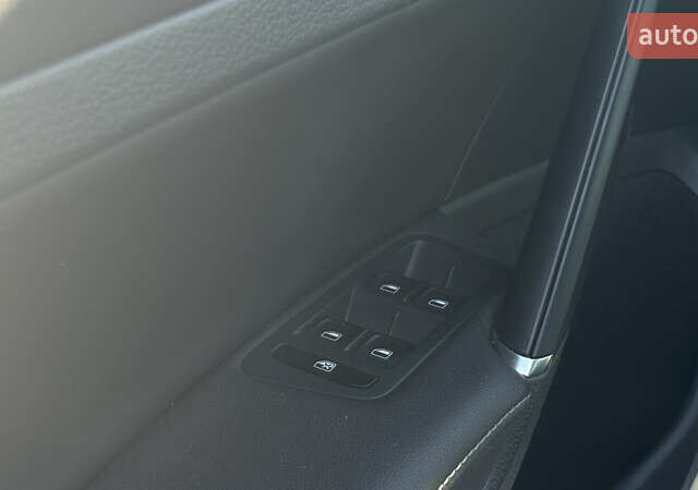 Белый Фольксваген e-Golf, объемом двигателя 0 л и пробегом 124 тыс. км за 8600 $, фото 35 на Automoto.ua