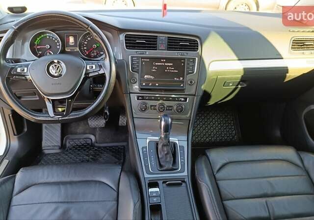 Білий Фольксваген e-Golf, об'ємом двигуна 0 л та пробігом 173 тис. км за 9400 $, фото 29 на Automoto.ua