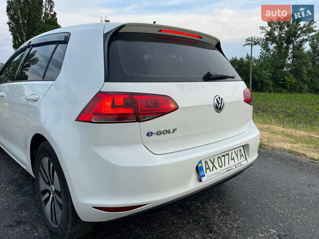 Белый Фольксваген e-Golf, объемом двигателя 0 л и пробегом 114 тыс. км за 12000 $, фото 11 на Automoto.ua