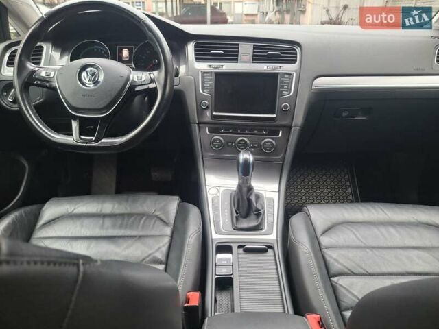 Білий Фольксваген e-Golf, об'ємом двигуна 0 л та пробігом 118 тис. км за 8800 $, фото 15 на Automoto.ua