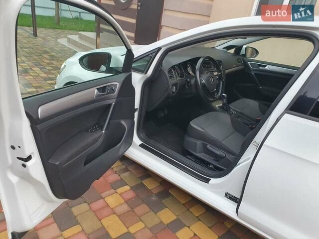 Белый Фольксваген e-Golf, объемом двигателя 0 л и пробегом 130 тыс. км за 8999 $, фото 47 на Automoto.ua