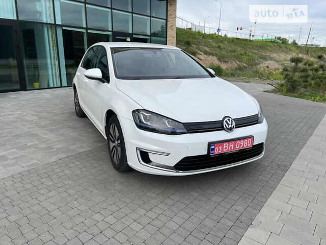 Білий Фольксваген e-Golf, об'ємом двигуна 0 л та пробігом 131 тис. км за 8300 $, фото 5 на Automoto.ua