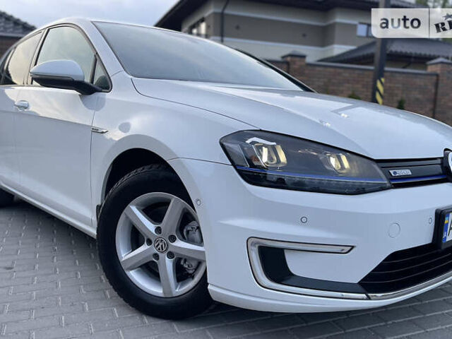 Белый Фольксваген e-Golf, объемом двигателя 0 л и пробегом 118 тыс. км за 9999 $, фото 25 на Automoto.ua