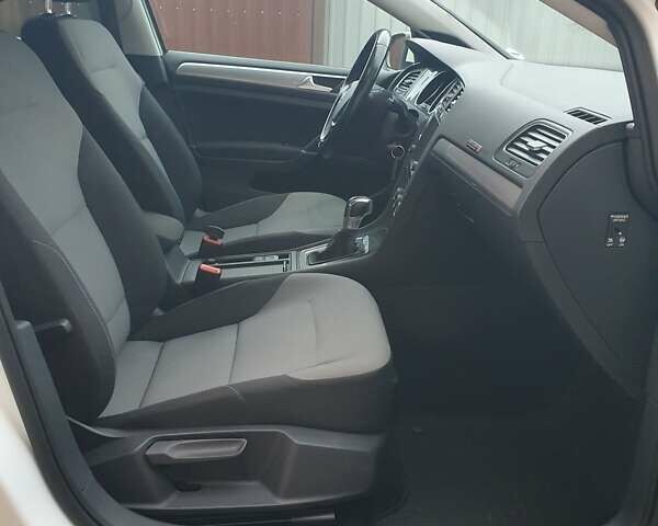 Белый Фольксваген e-Golf, объемом двигателя 0 л и пробегом 130 тыс. км за 8999 $, фото 69 на Automoto.ua