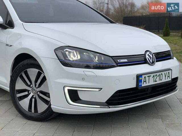 Белый Фольксваген e-Golf, объемом двигателя 0 л и пробегом 142 тыс. км за 8100 $, фото 27 на Automoto.ua